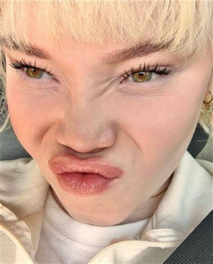 Charlie Biography, Age, Height, Husband, Net Worth, Family